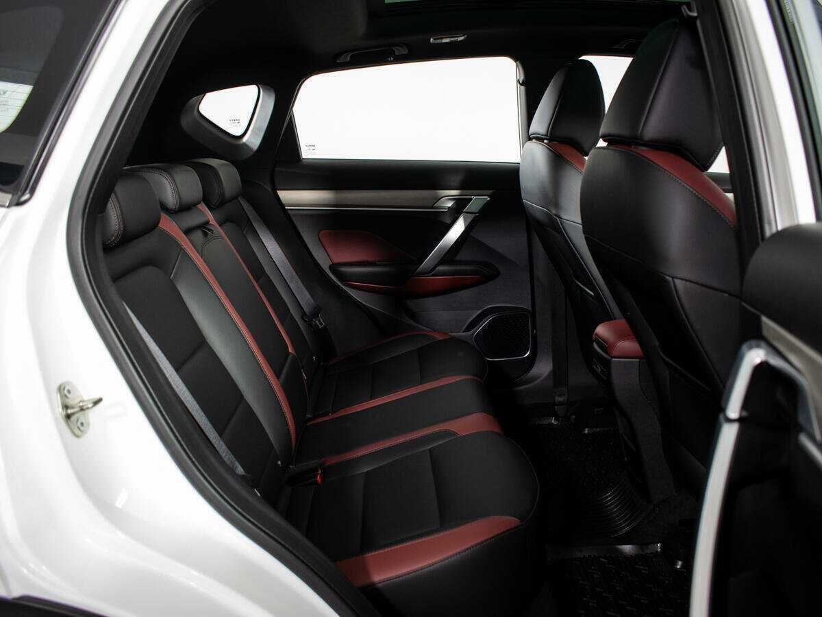 Geely Coolray б/у, 2023, Роботизированная. Фото: #7