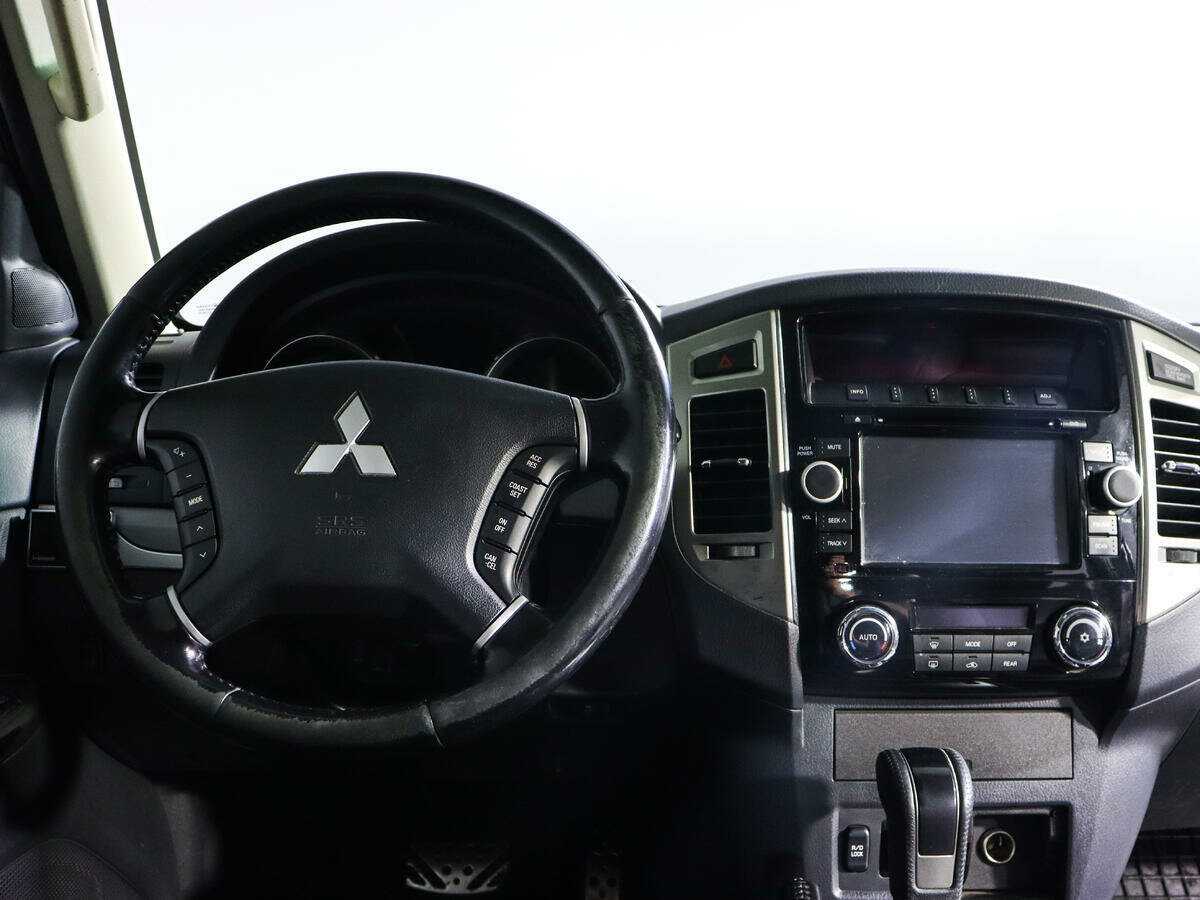Mitsubishi Pajero б/у, 2014, Автоматическая. Фото: #9