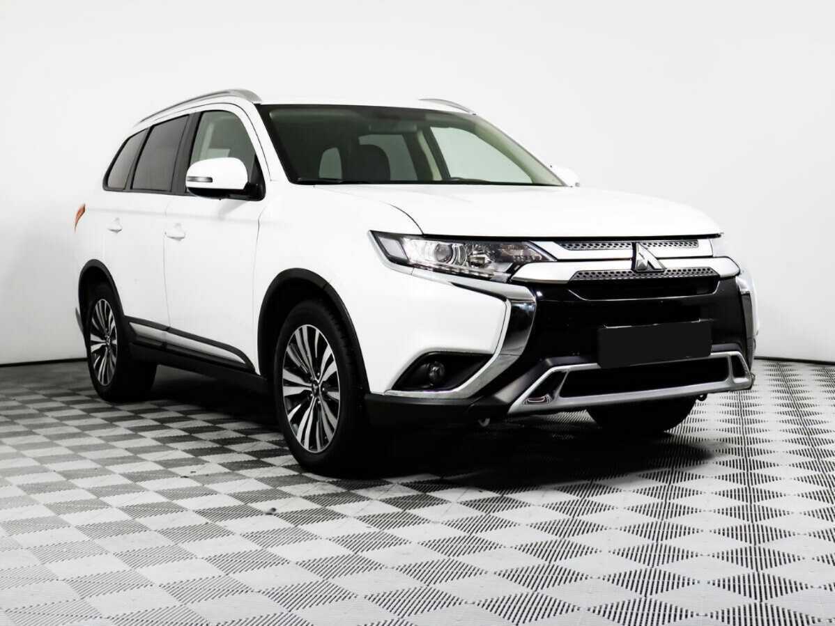 Mitsubishi Outlander б/у, 2020, Вариатор. Фото: #2