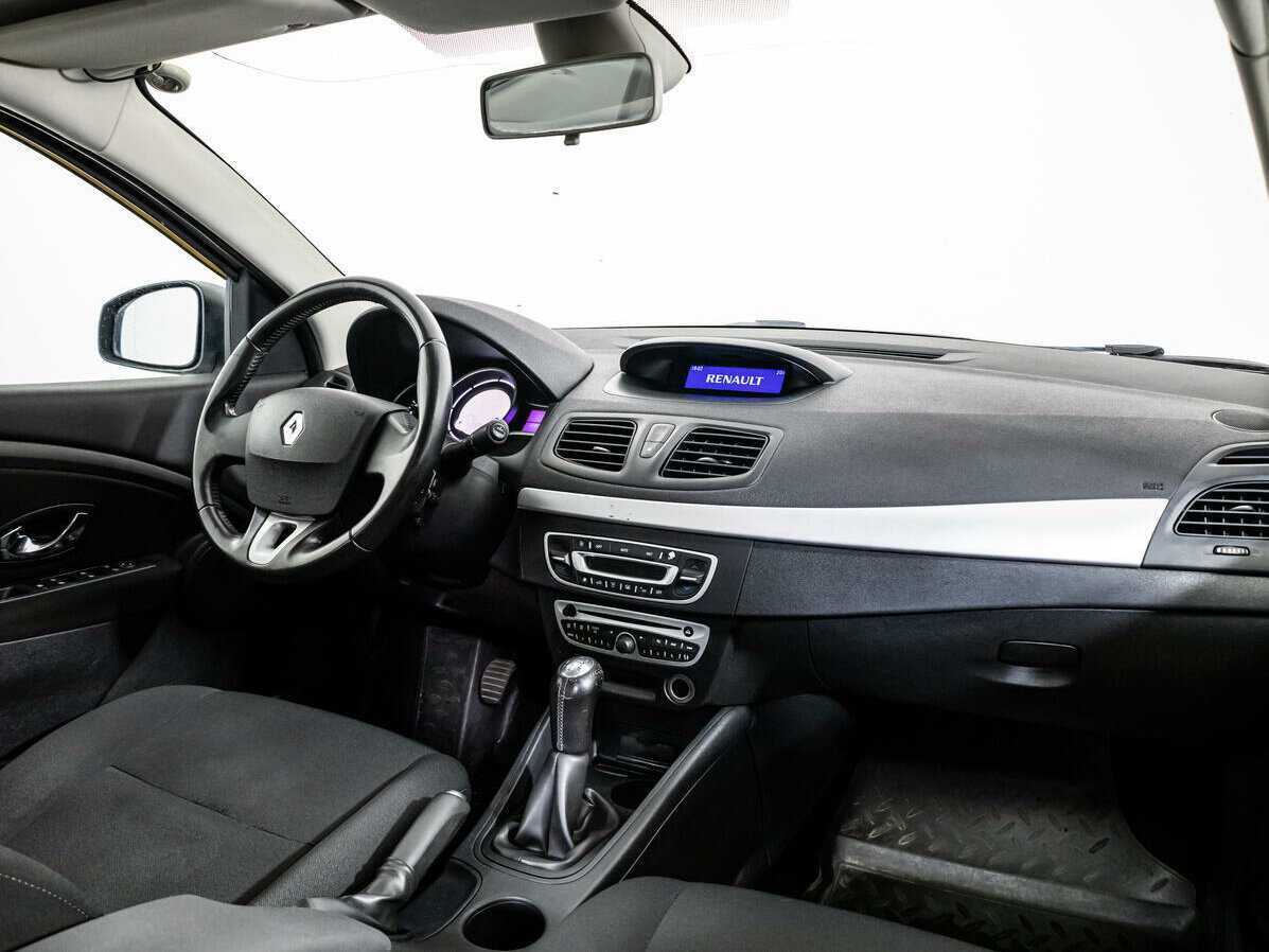 Renault Fluence б/у, 2013, Механическая. Фото: #8