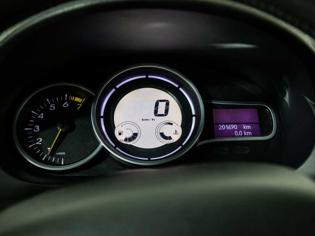 Renault Fluence б/у, 2013, Механическая. Фото: #11