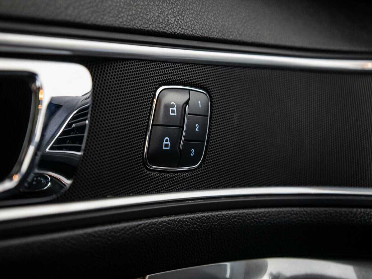 Ford Explorer б/у, 2016, Автоматическая. Фото: #16