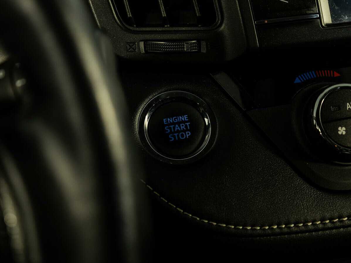 Toyota RAV4 б/у, 2015, Автоматическая. Фото: #16