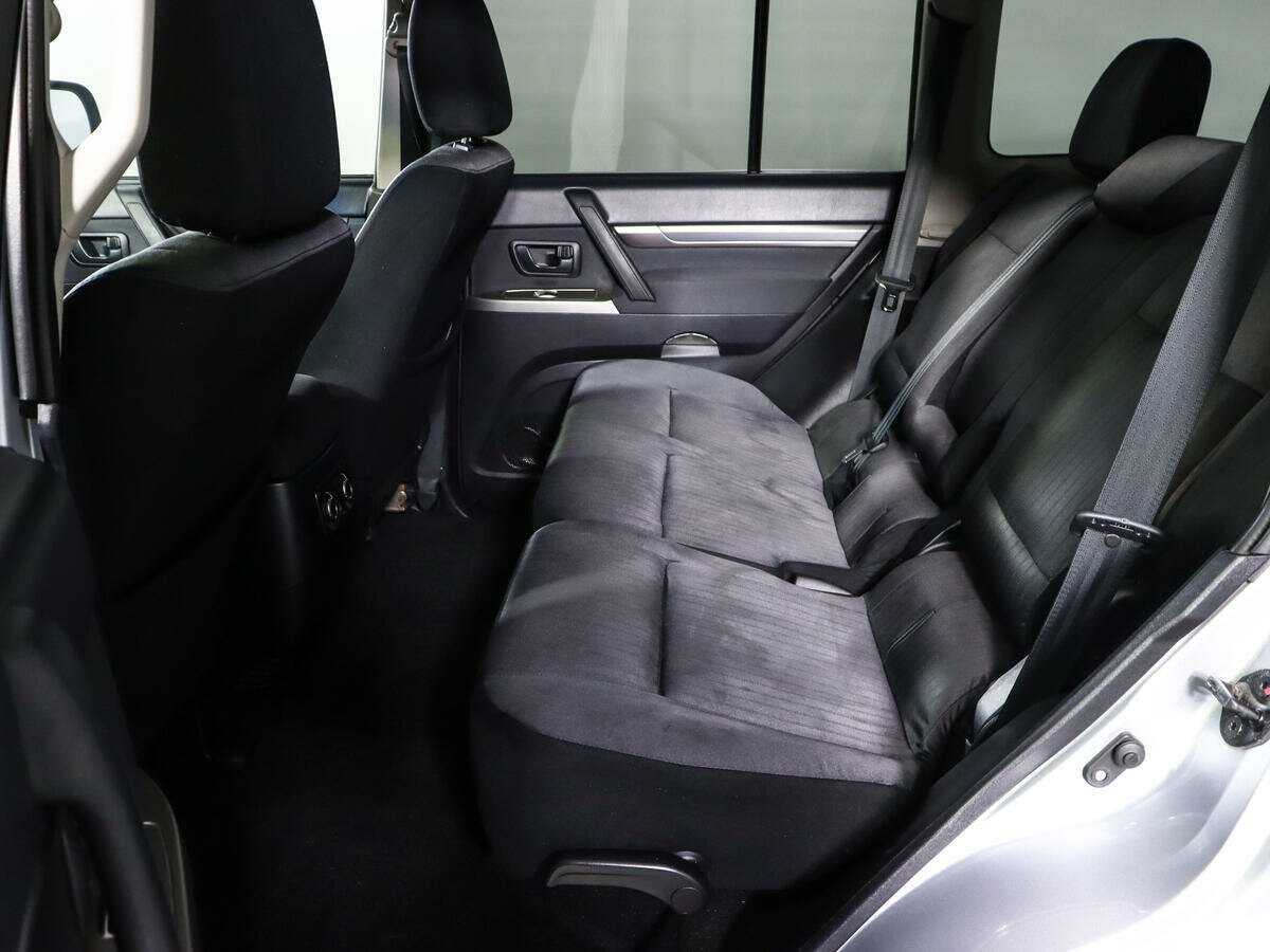 Mitsubishi Pajero б/у, 2012, Автоматическая. Фото: #6