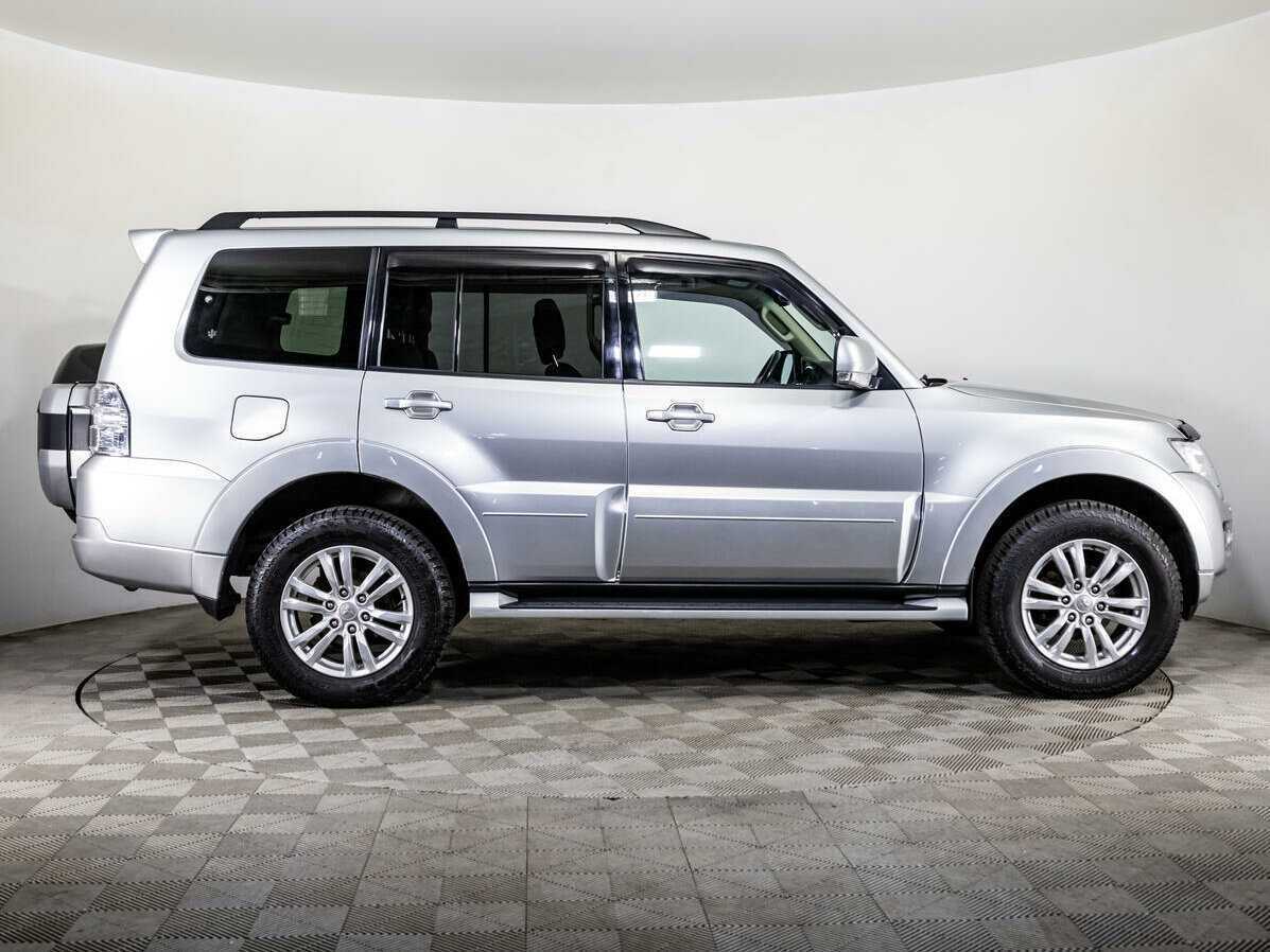 Mitsubishi Pajero б/у, 2017, Автоматическая. Фото: #3
