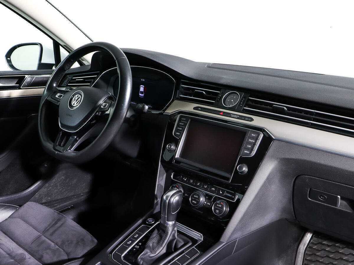 Volkswagen Passat б/у, 2016, Роботизированная. Фото: #6