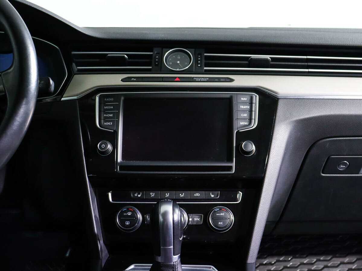 Volkswagen Passat б/у, 2016, Роботизированная. Фото: #10