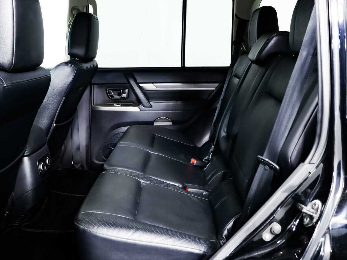 Mitsubishi Pajero б/у, 2013, Автоматическая. Фото: #11