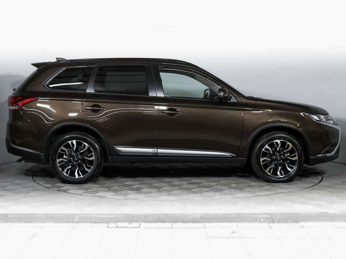 Mitsubishi Outlander б/у, 2021, Вариатор. Фото: #3