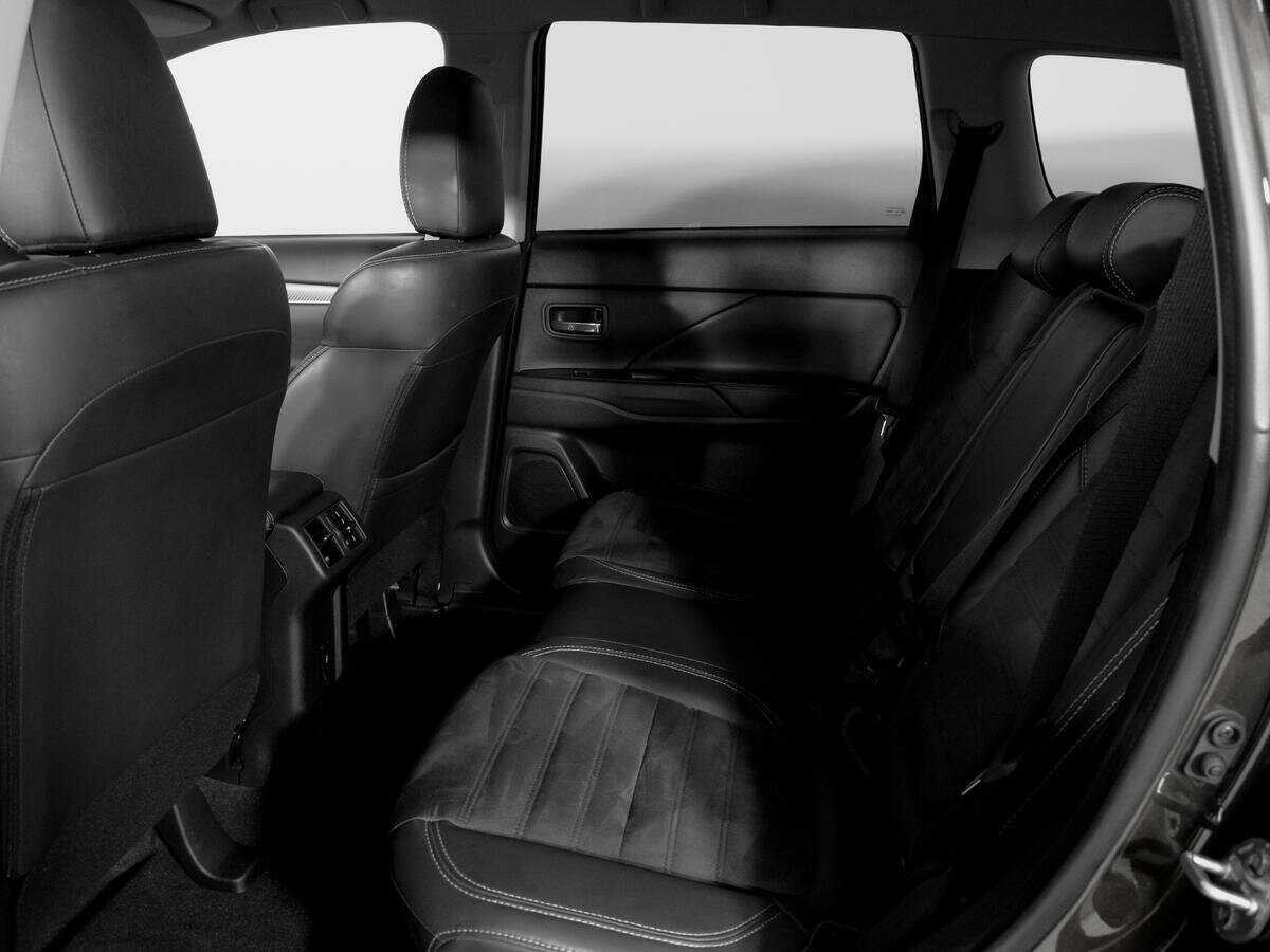 Mitsubishi Outlander б/у, 2021, Вариатор. Фото: #9