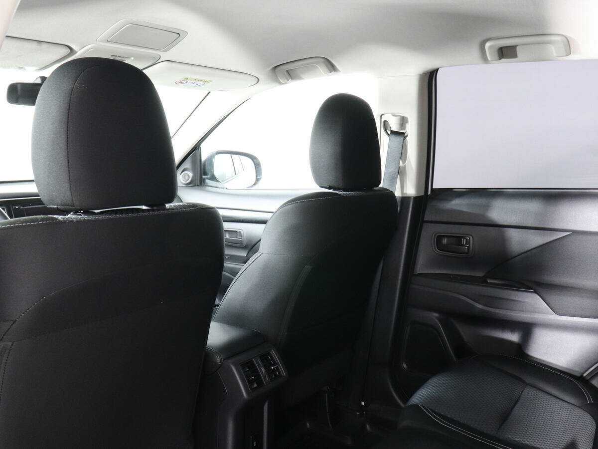 Mitsubishi Outlander б/у, 2022, Вариатор. Фото: #9