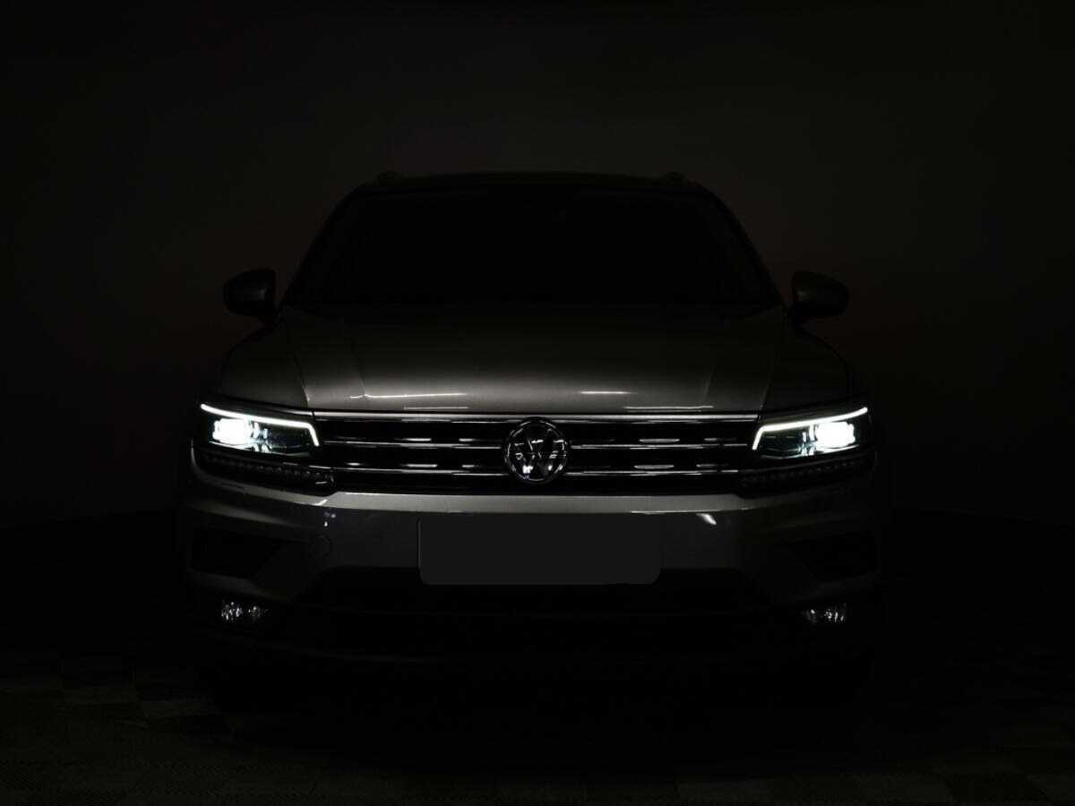 Volkswagen Tiguan б/у, 2018, Роботизированная. Фото: #2