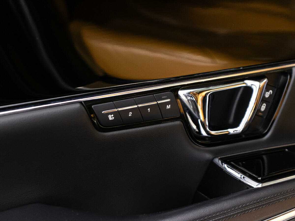 Jaguar XJ б/у, 2016, Автоматическая. Фото: #16