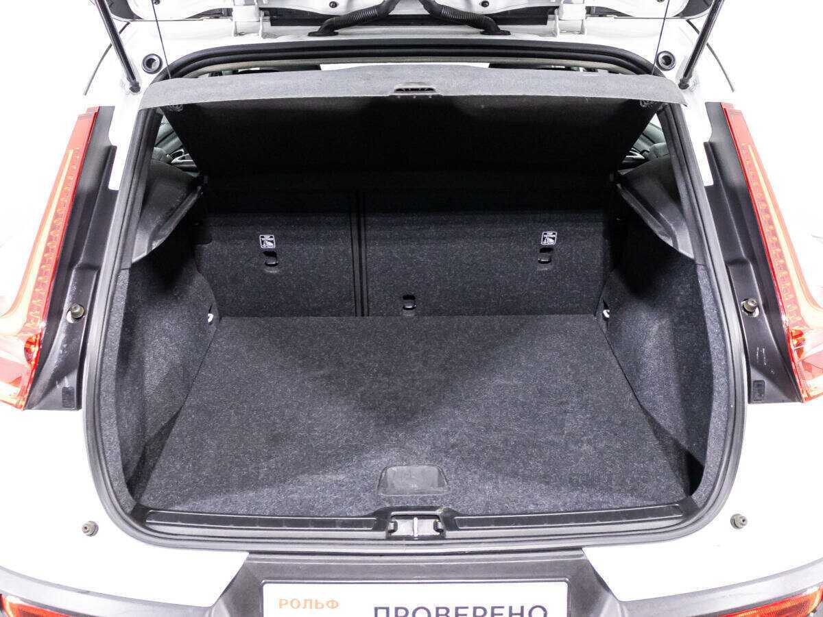 Volvo XC40 б/у, 2018, Автоматическая. Фото: #14