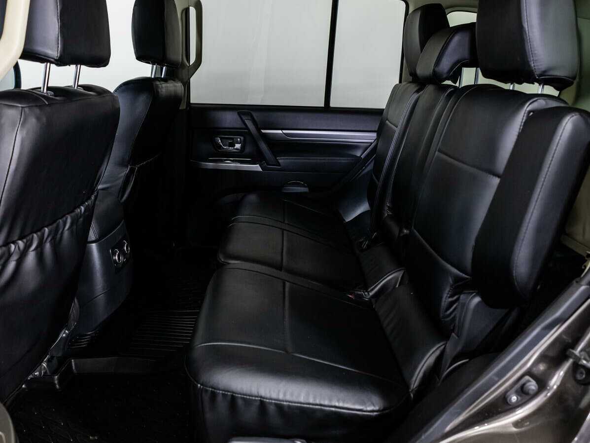 Mitsubishi Pajero б/у, 2015, Автоматическая. Фото: #8