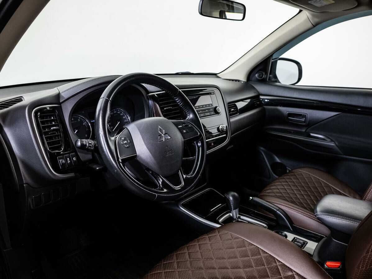 Mitsubishi Outlander б/у, 2020, Вариатор. Фото: #8