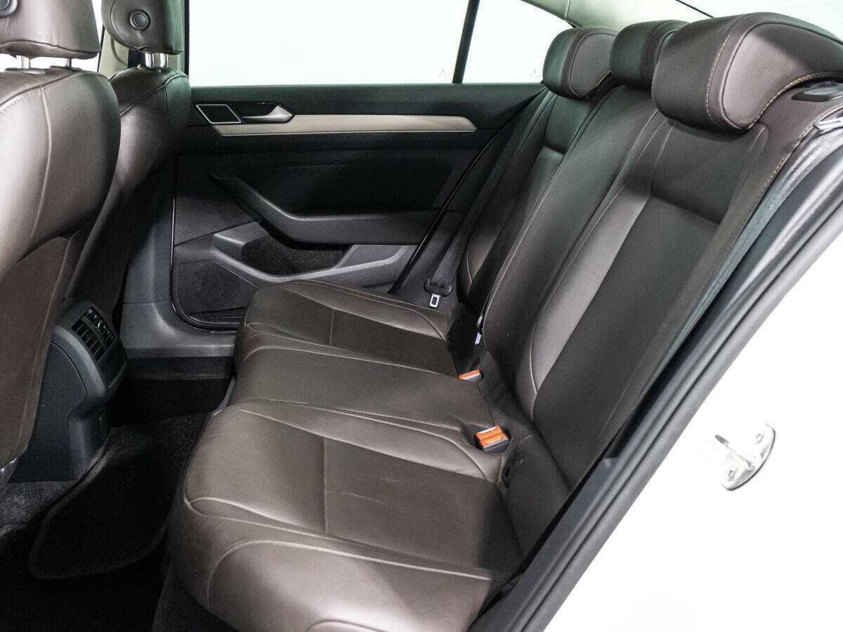 Volkswagen Passat б/у, 2017, Роботизированная. Фото: #9