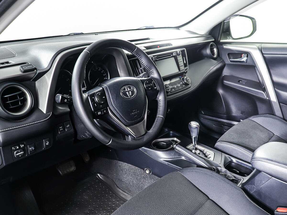 Toyota RAV4 б/у, 2016, Автоматическая. Фото: #10