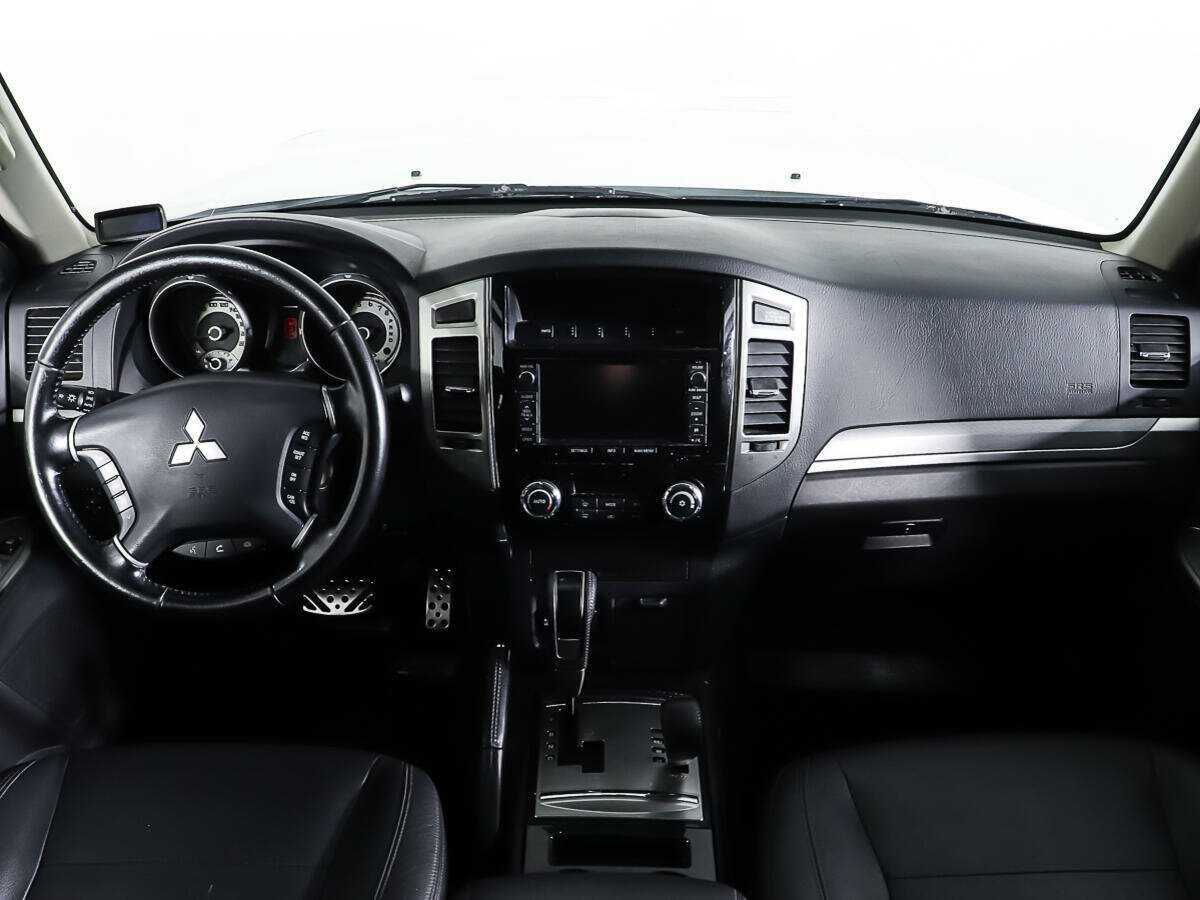 Mitsubishi Pajero б/у, 2014, Автоматическая. Фото: #8