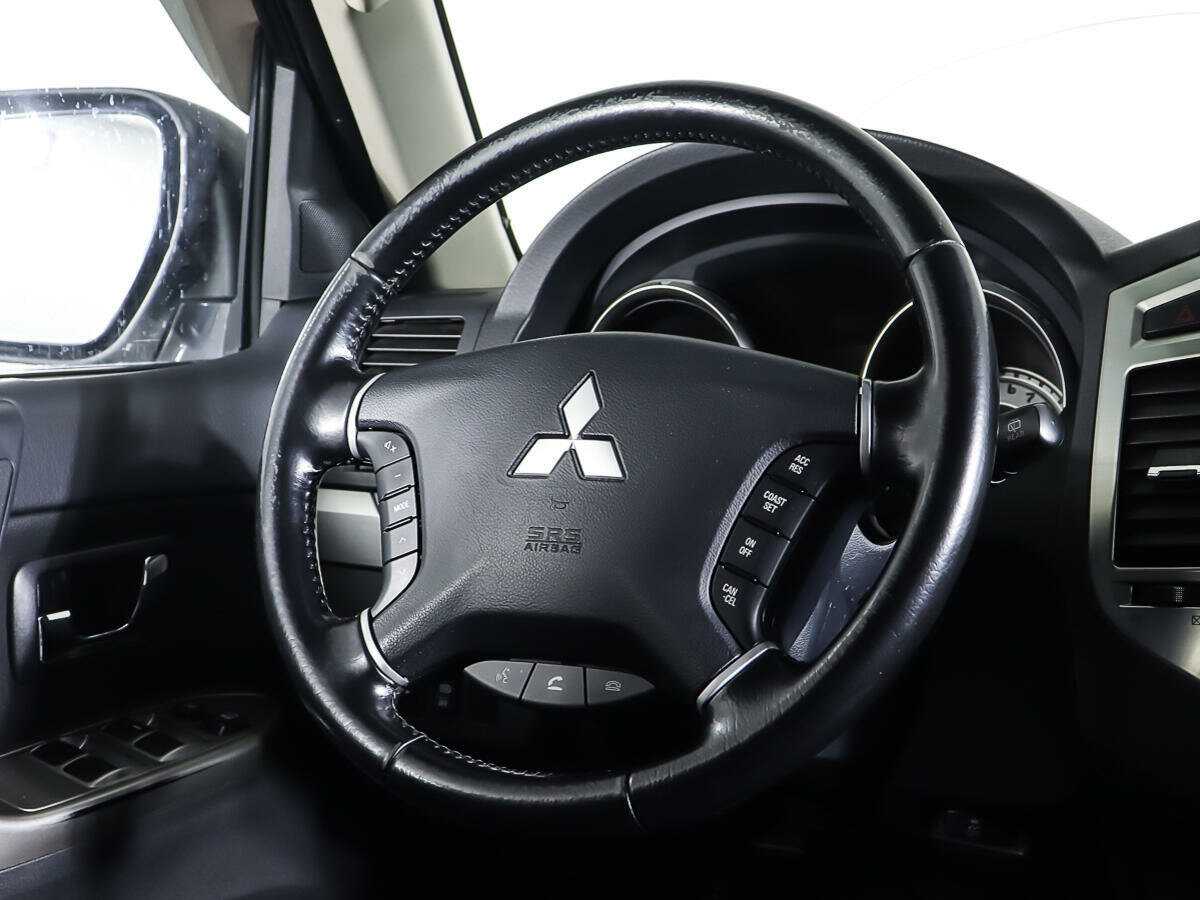 Mitsubishi Pajero б/у, 2014, Автоматическая. Фото: #12