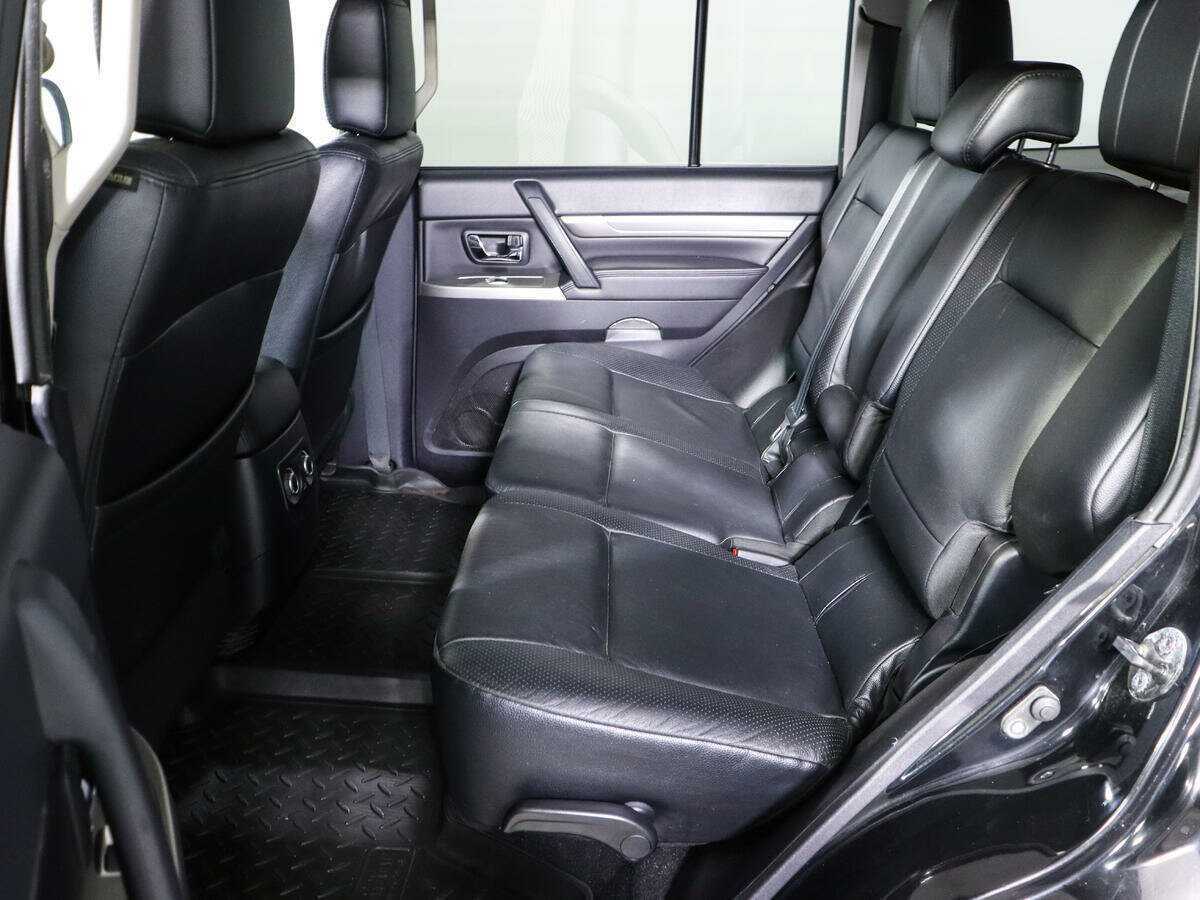 Mitsubishi Pajero б/у, 2012, Автоматическая. Фото: #7