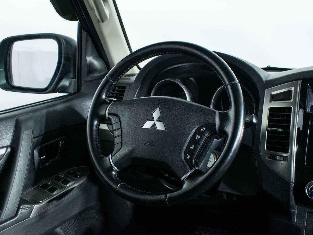 Mitsubishi Pajero б/у, 2014, Автоматическая. Фото: #10