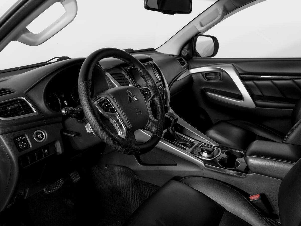 Mitsubishi Pajero Sport б/у, 2018, Автоматическая. Фото: #15