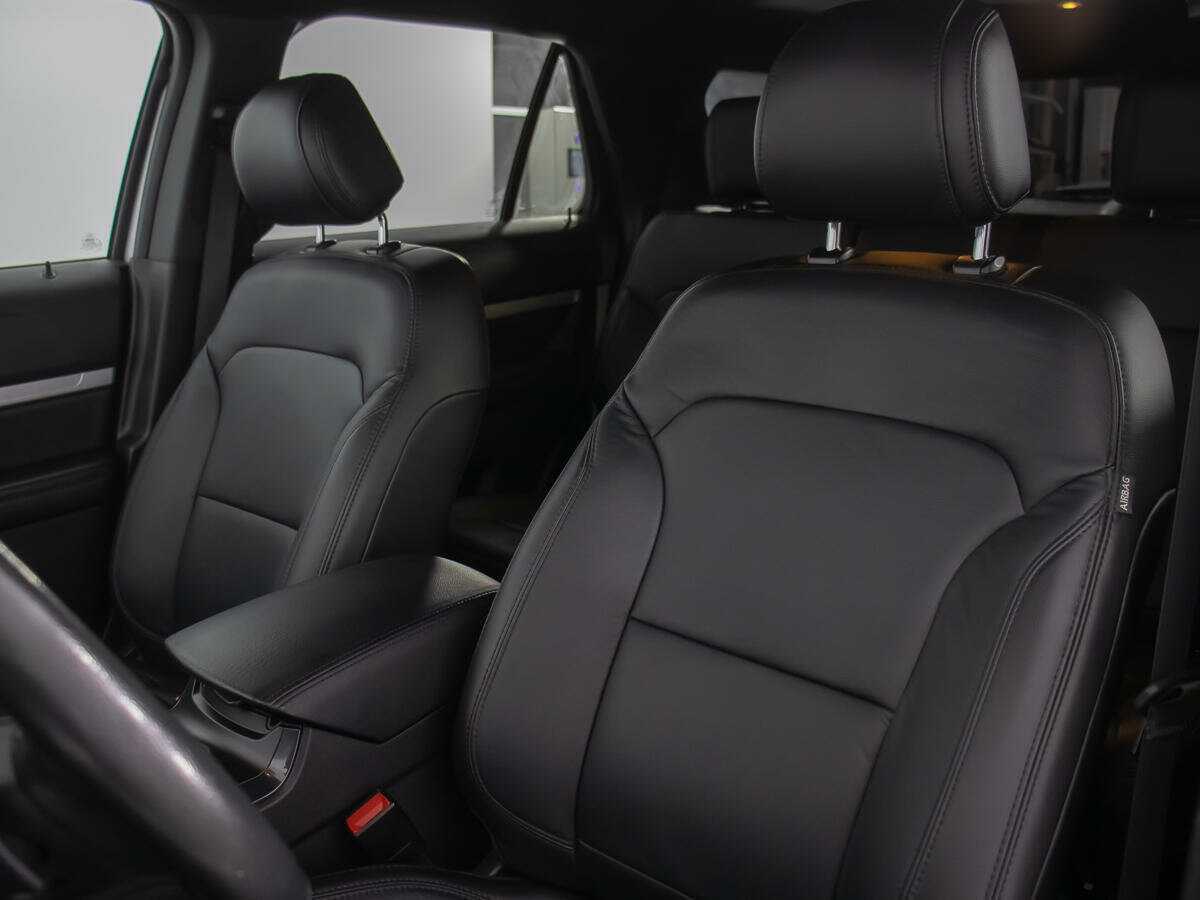 Ford Explorer б/у, 2017, Автоматическая. Фото: #13