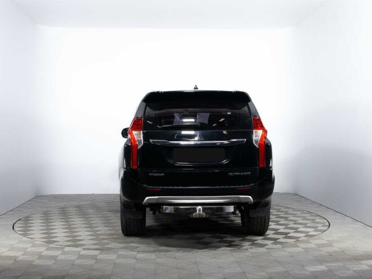 Mitsubishi Pajero Sport б/у, 2017, Автоматическая. Фото: #5
