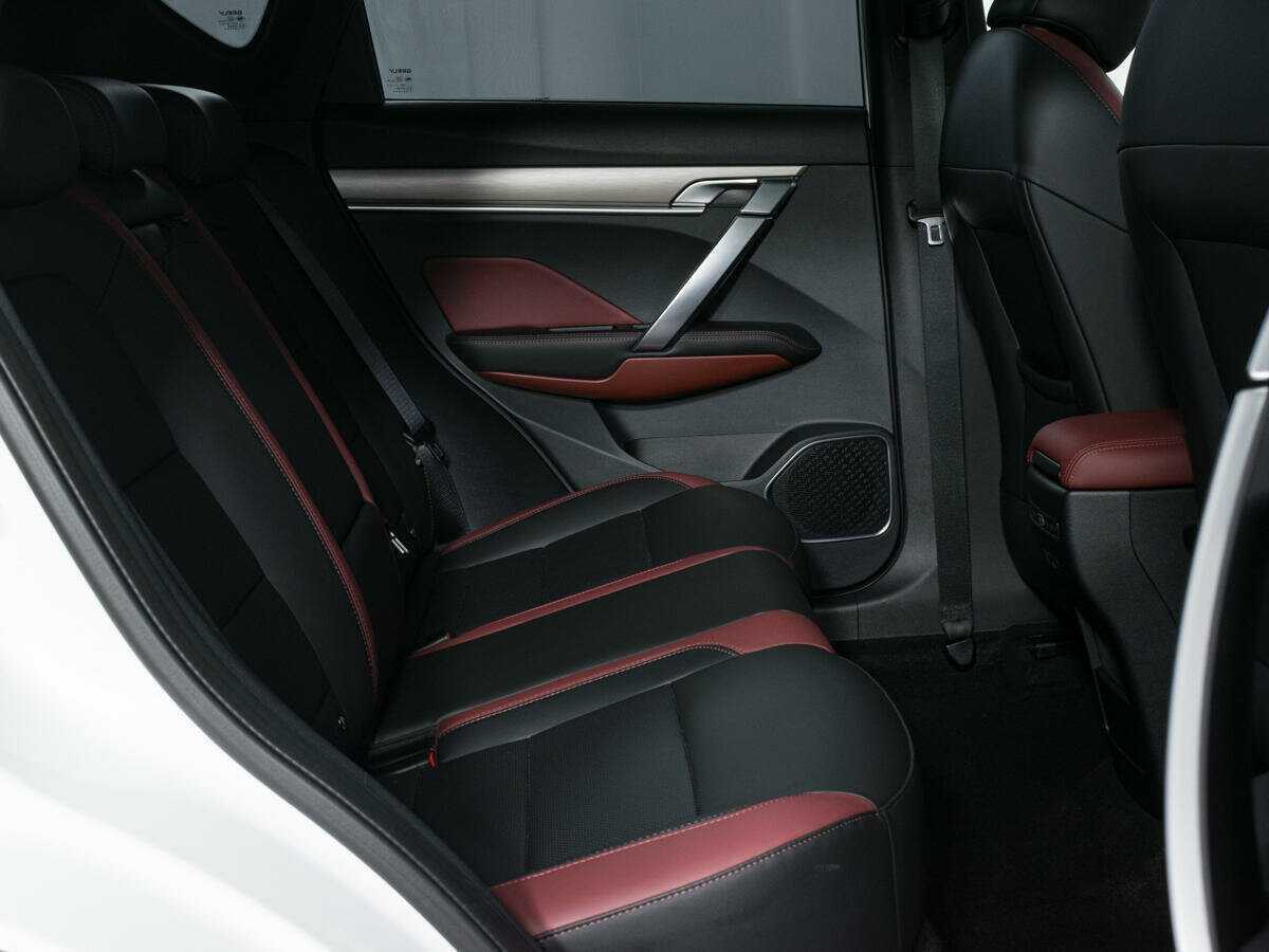 Geely Coolray б/у, 2023, Роботизированная. Фото: #11