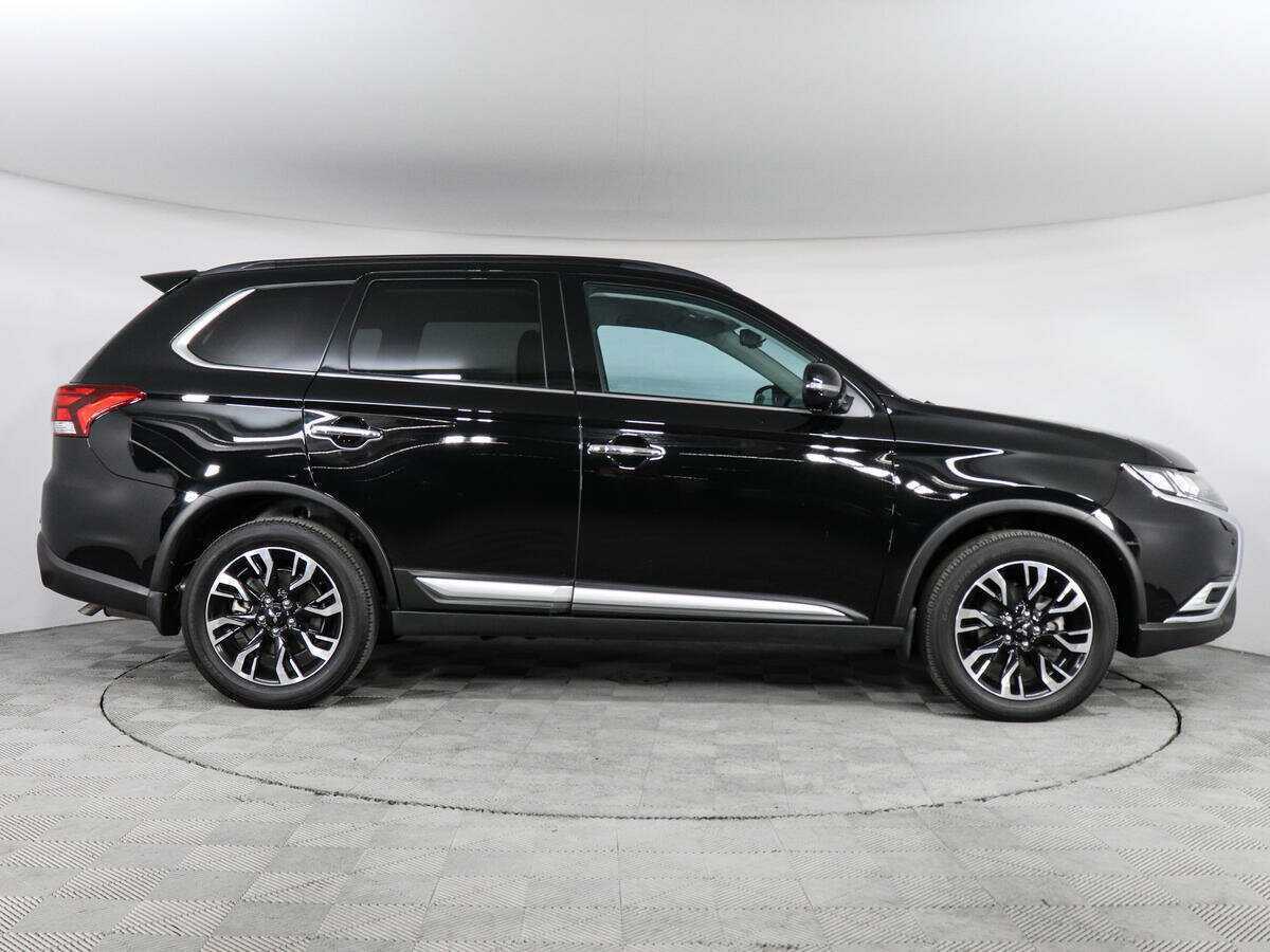 Mitsubishi Outlander б/у, 2022, Вариатор. Фото: #3