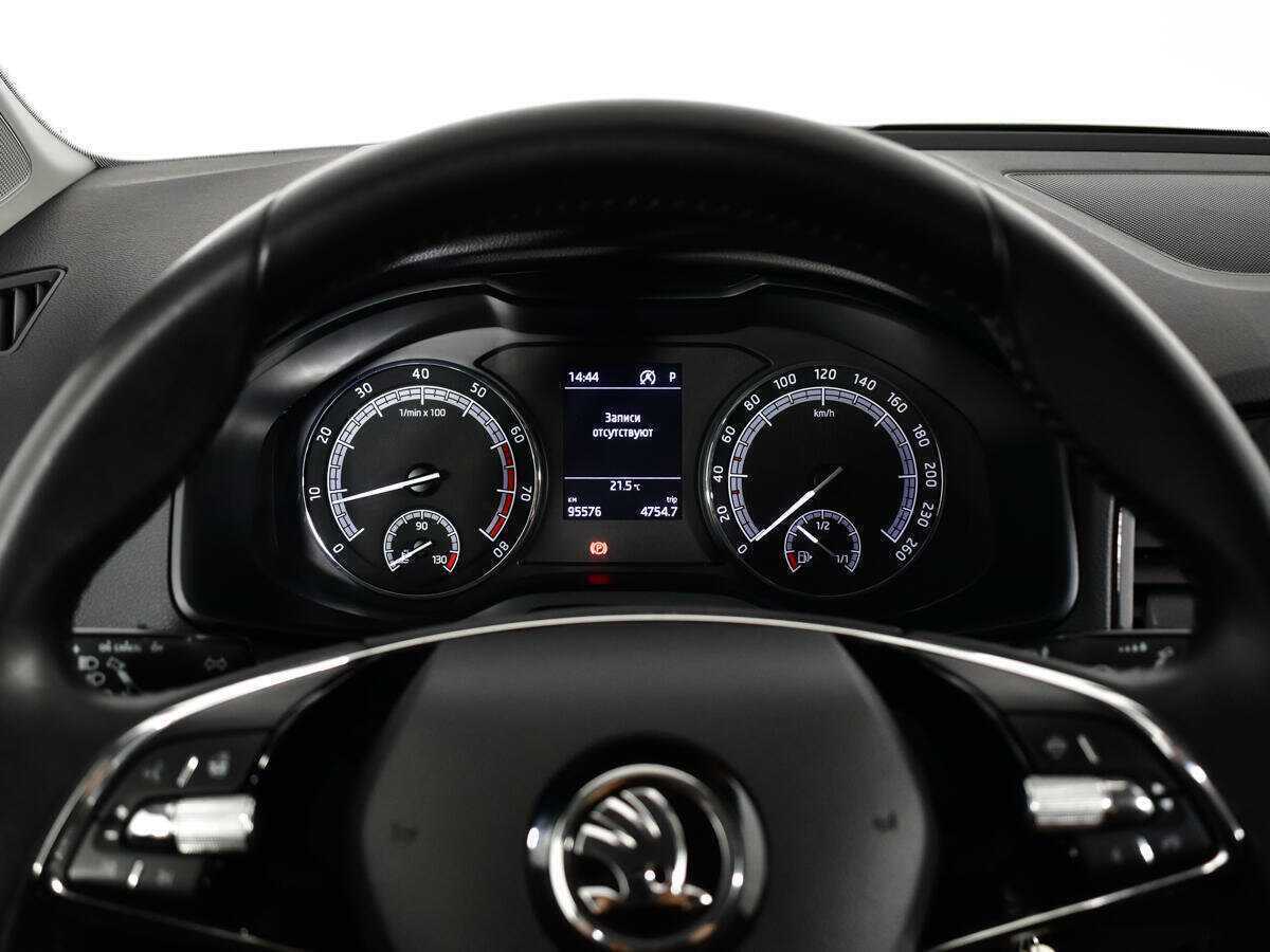 Skoda Karoq б/у, 2021, Автоматическая. Фото: #9