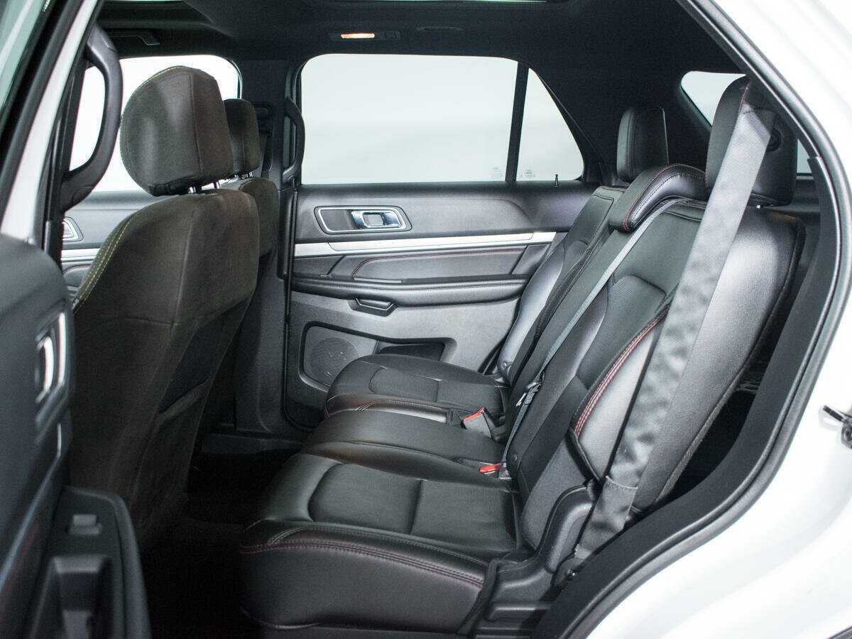 Ford Explorer б/у, 2016, Автоматическая. Фото: #6