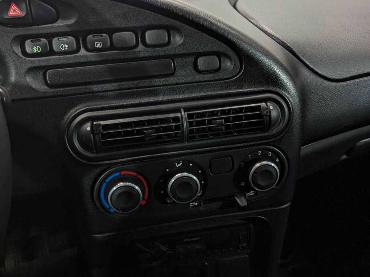 Chevrolet Niva б/у, 2018, Механическая. Фото: #13