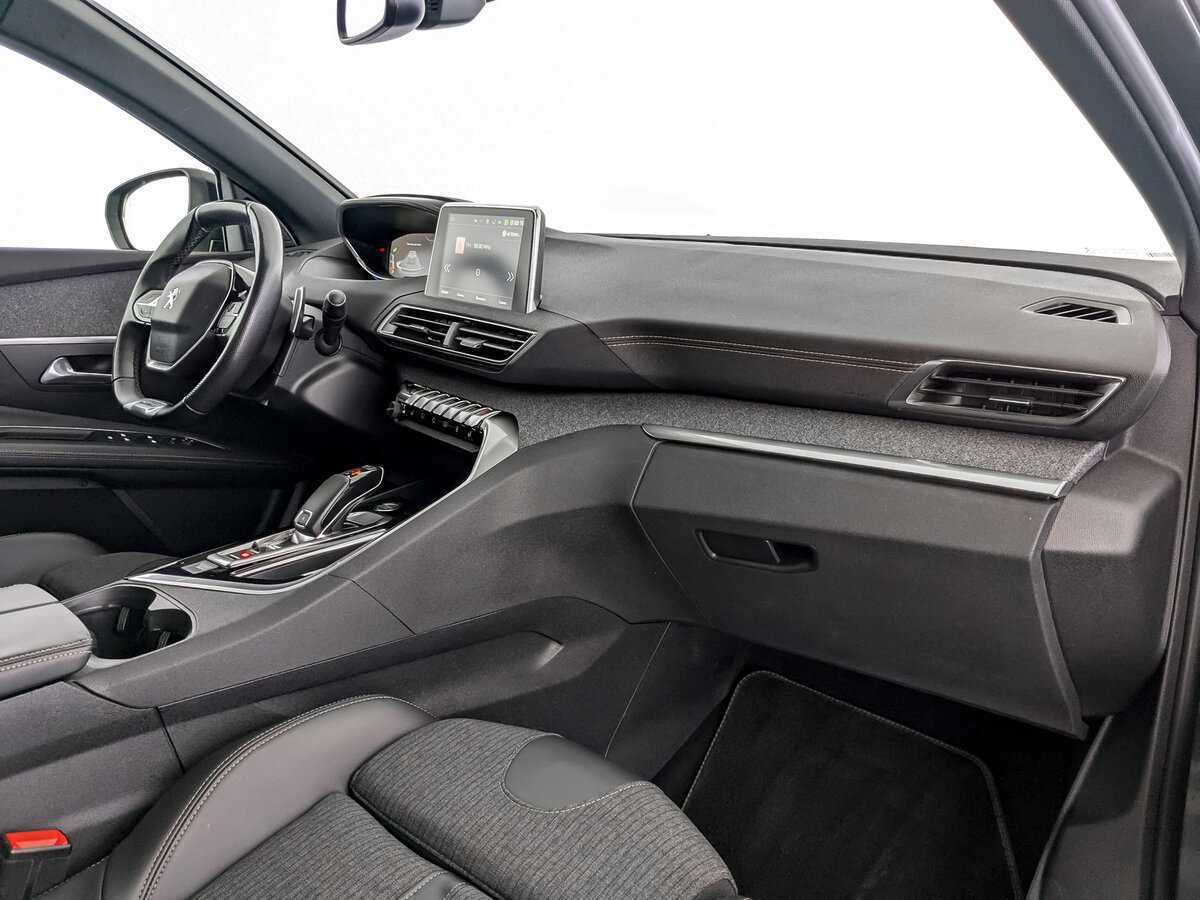 Peugeot 3008 б/у, 2018, Автоматическая. Фото: #8