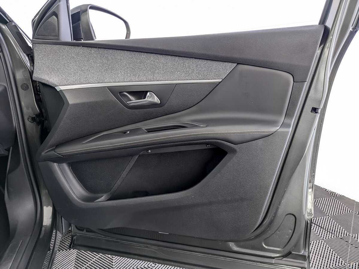 Peugeot 3008 б/у, 2018, Автоматическая. Фото: #19