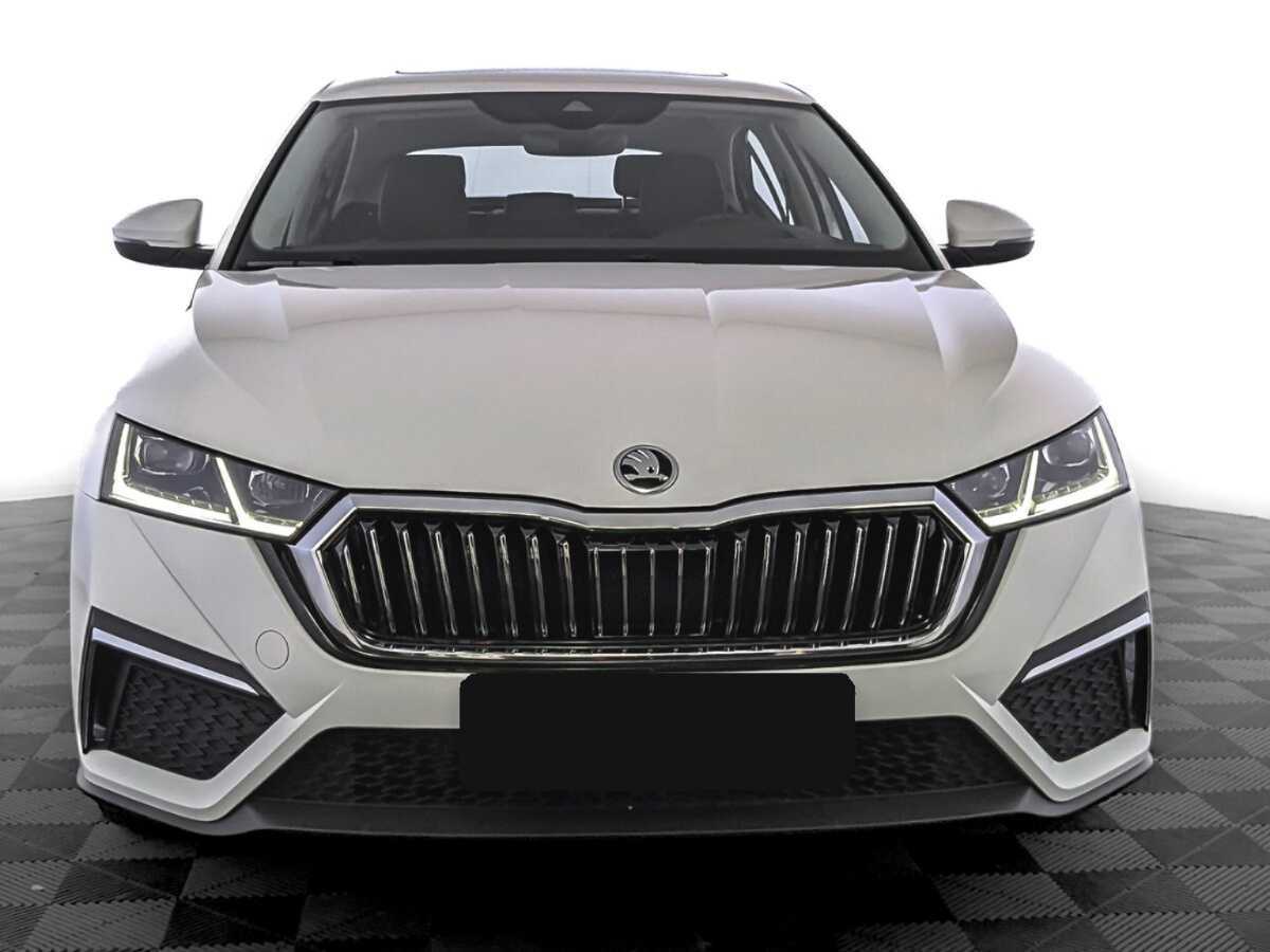 Skoda Octavia б/у, 2023, Роботизированная. Фото: #1