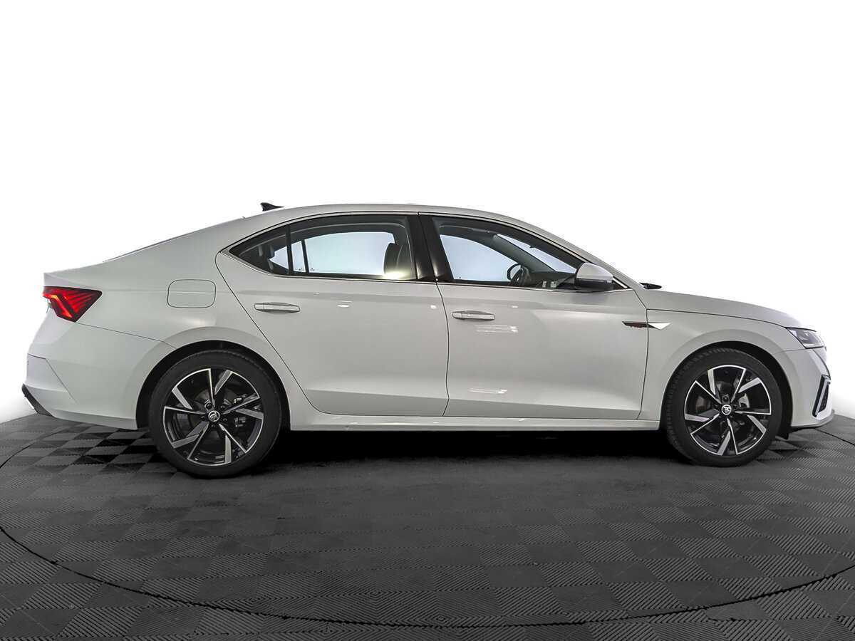 Skoda Octavia б/у, 2023, Роботизированная. Фото: #3