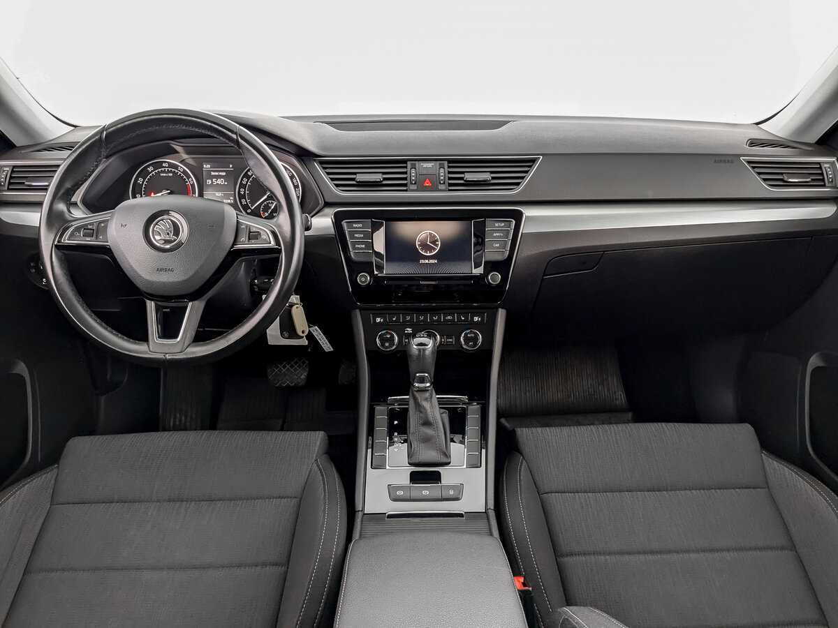 Skoda Superb б/у, 2018, Роботизированная. Фото: #11