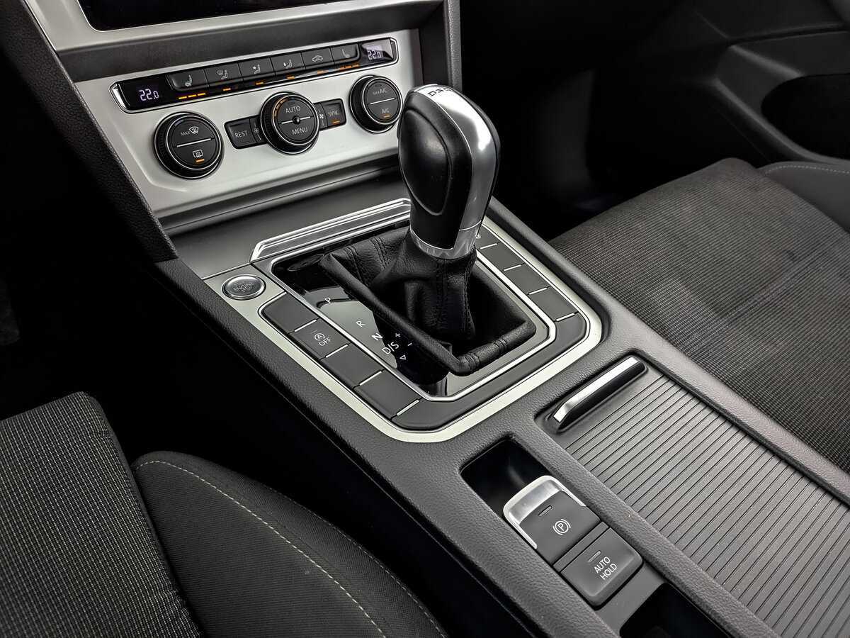 Volkswagen Passat б/у, 2018, Роботизированная. Фото: #22