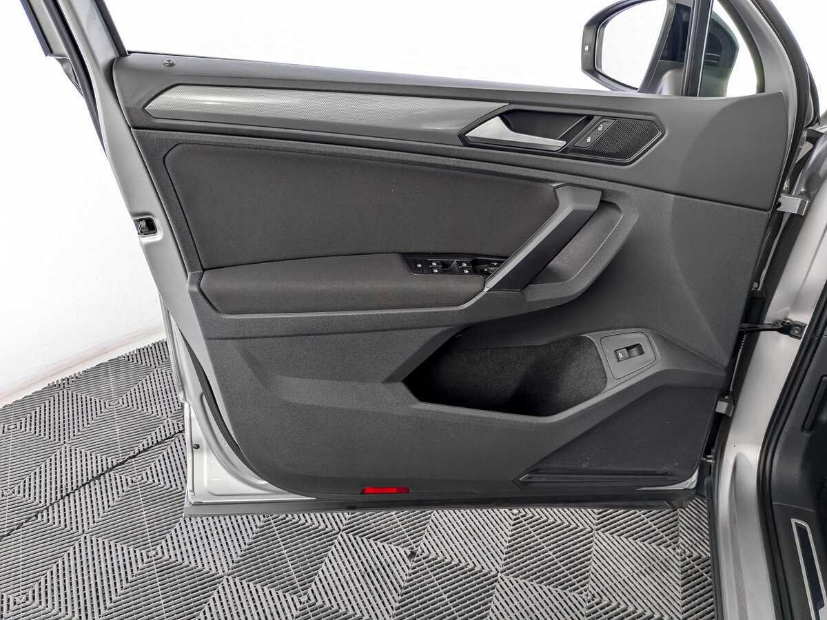 Volkswagen Tiguan б/у, 2020, Роботизированная. Фото: #14