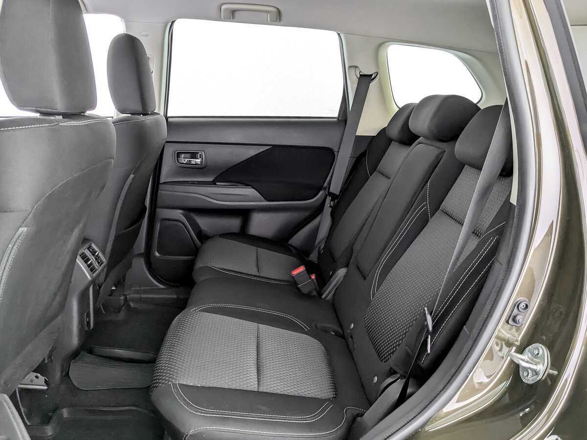 Mitsubishi Outlander б/у, 2021, Вариатор. Фото: #9