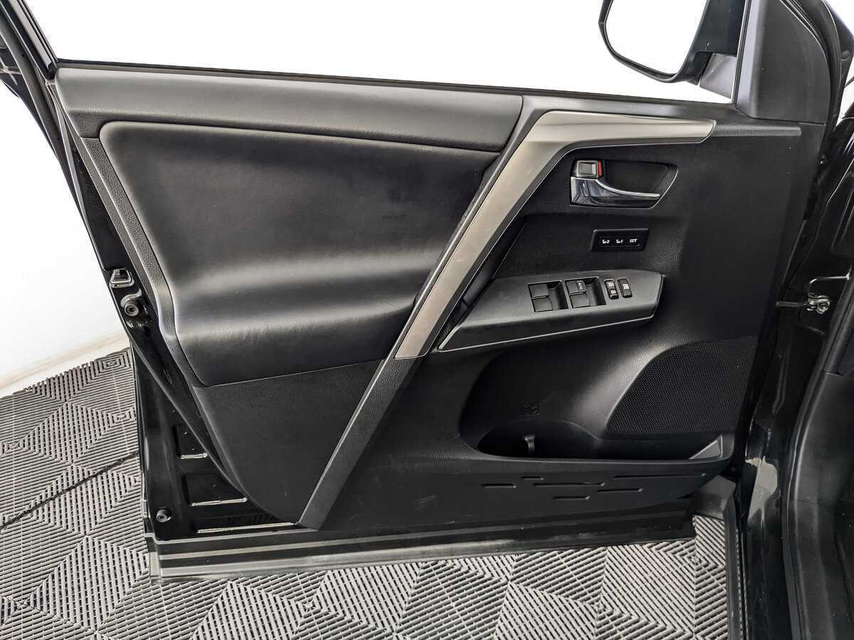 Toyota RAV4 б/у, 2017, Автоматическая. Фото: #14