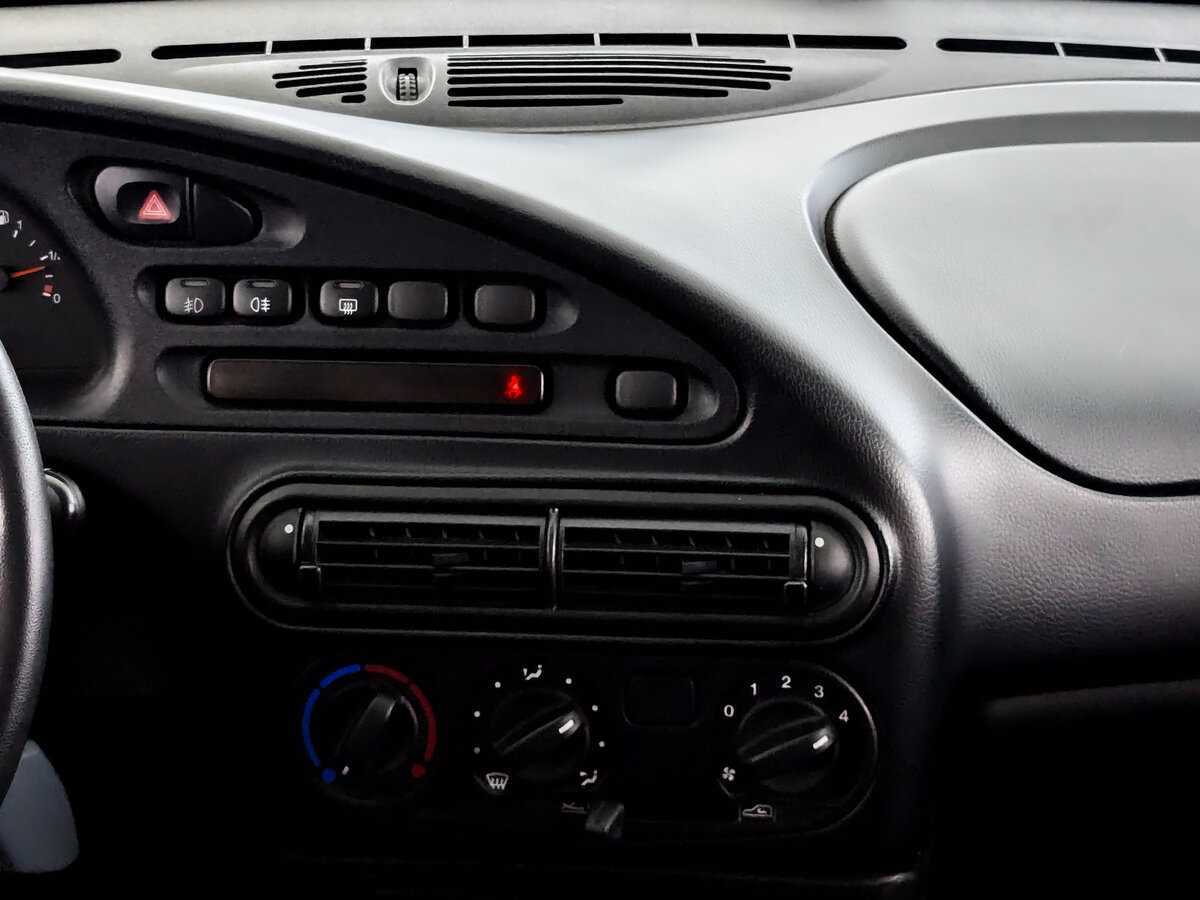 Chevrolet Niva б/у, 2017, Механическая. Фото: #12