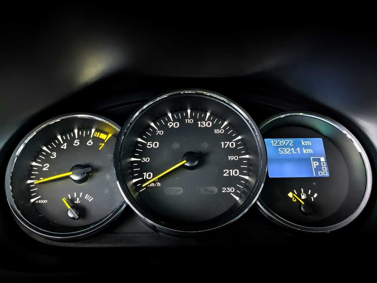 Renault Fluence б/у, 2012, Автоматическая. Фото: #10