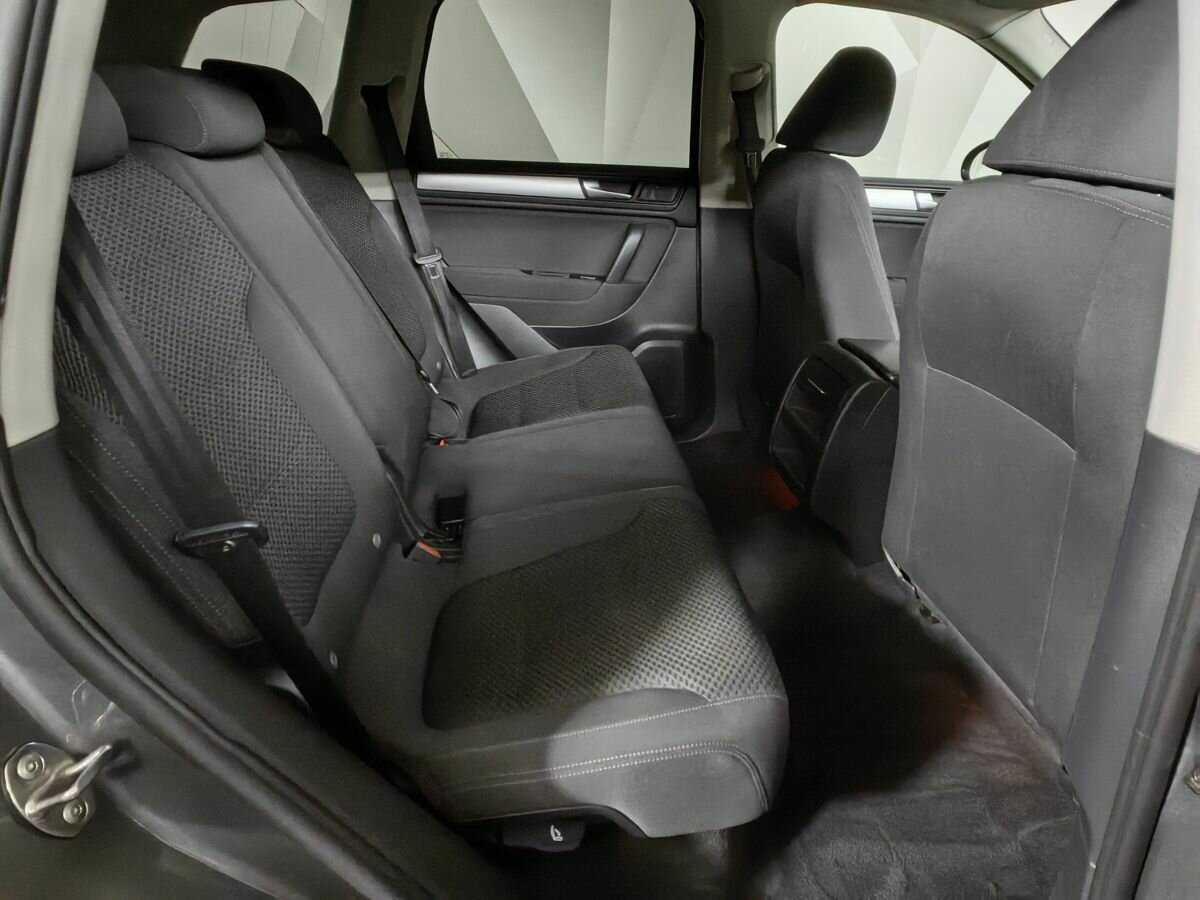 Volkswagen Touareg б/у, 2012, Автоматическая. Фото: #10