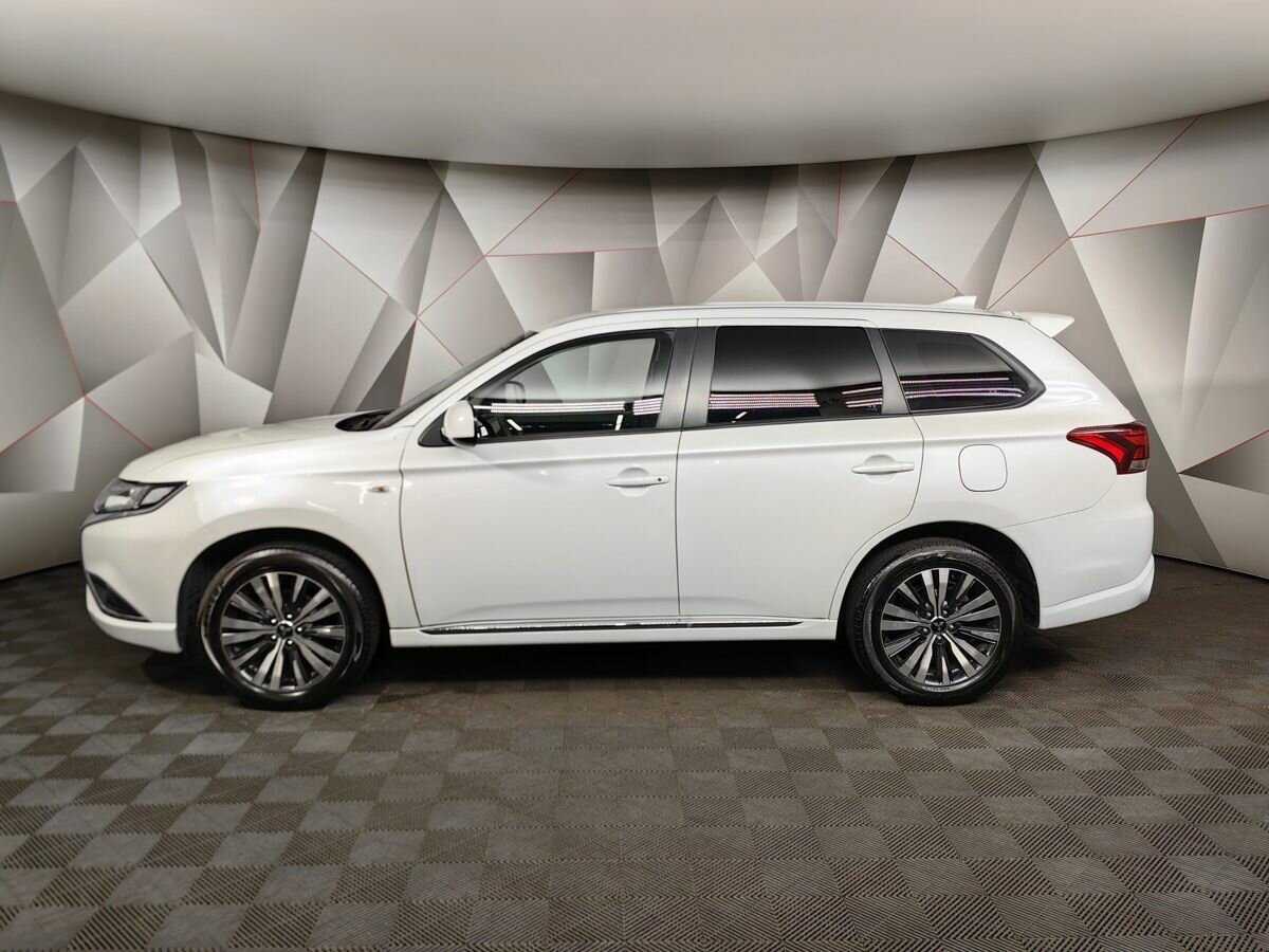 Mitsubishi Outlander б/у, 2022, Вариатор. Фото: #3