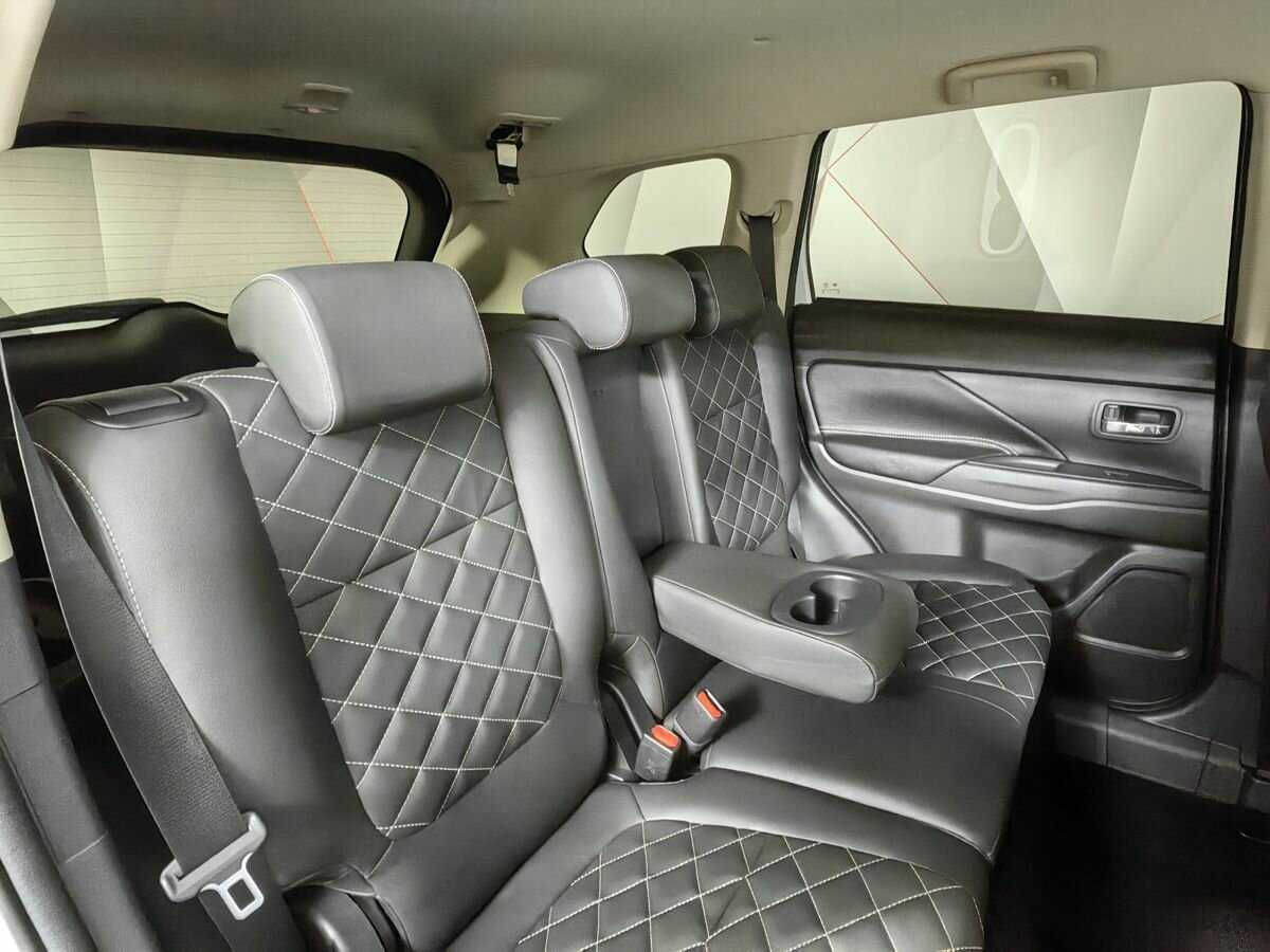 Mitsubishi Outlander б/у, 2022, Вариатор. Фото: #8