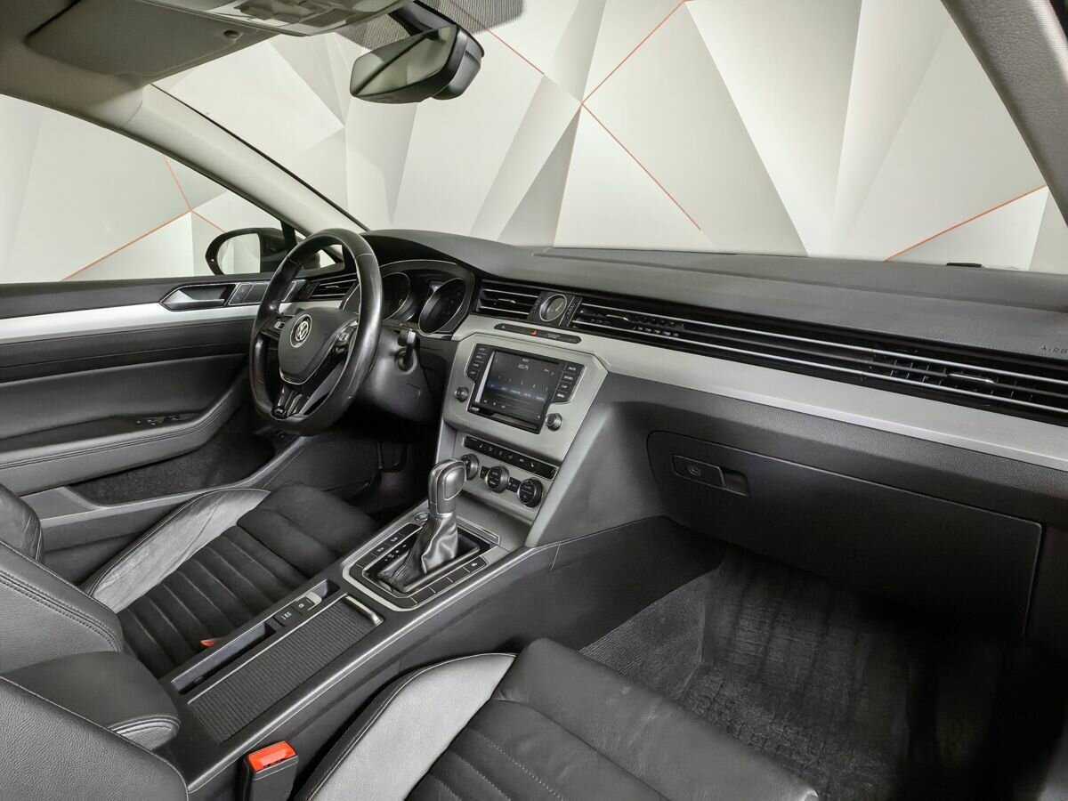 Volkswagen Passat б/у, 2017, Роботизированная. Фото: #8