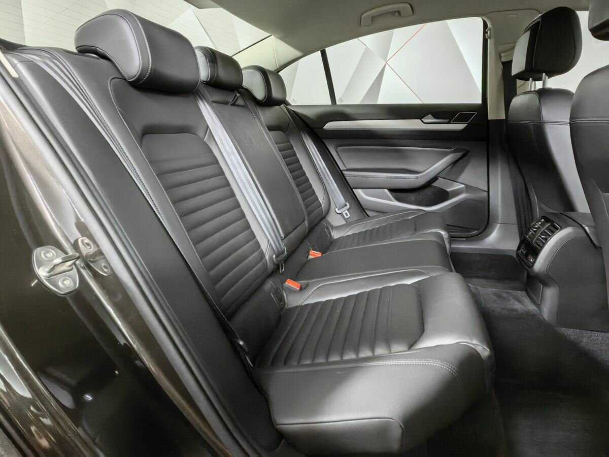 Volkswagen Passat б/у, 2017, Роботизированная. Фото: #11